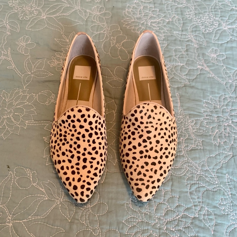 Dolce Vita Gail Flats 9M in Leopard Calf Hair